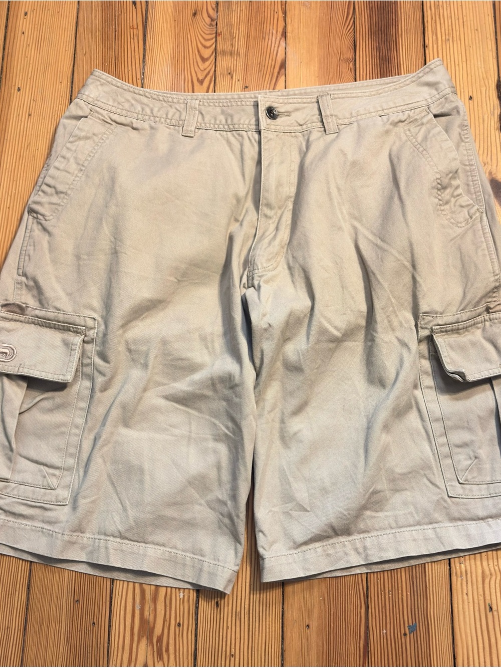 Ecko Unltd Embroidered Rhino Cargo Shorts